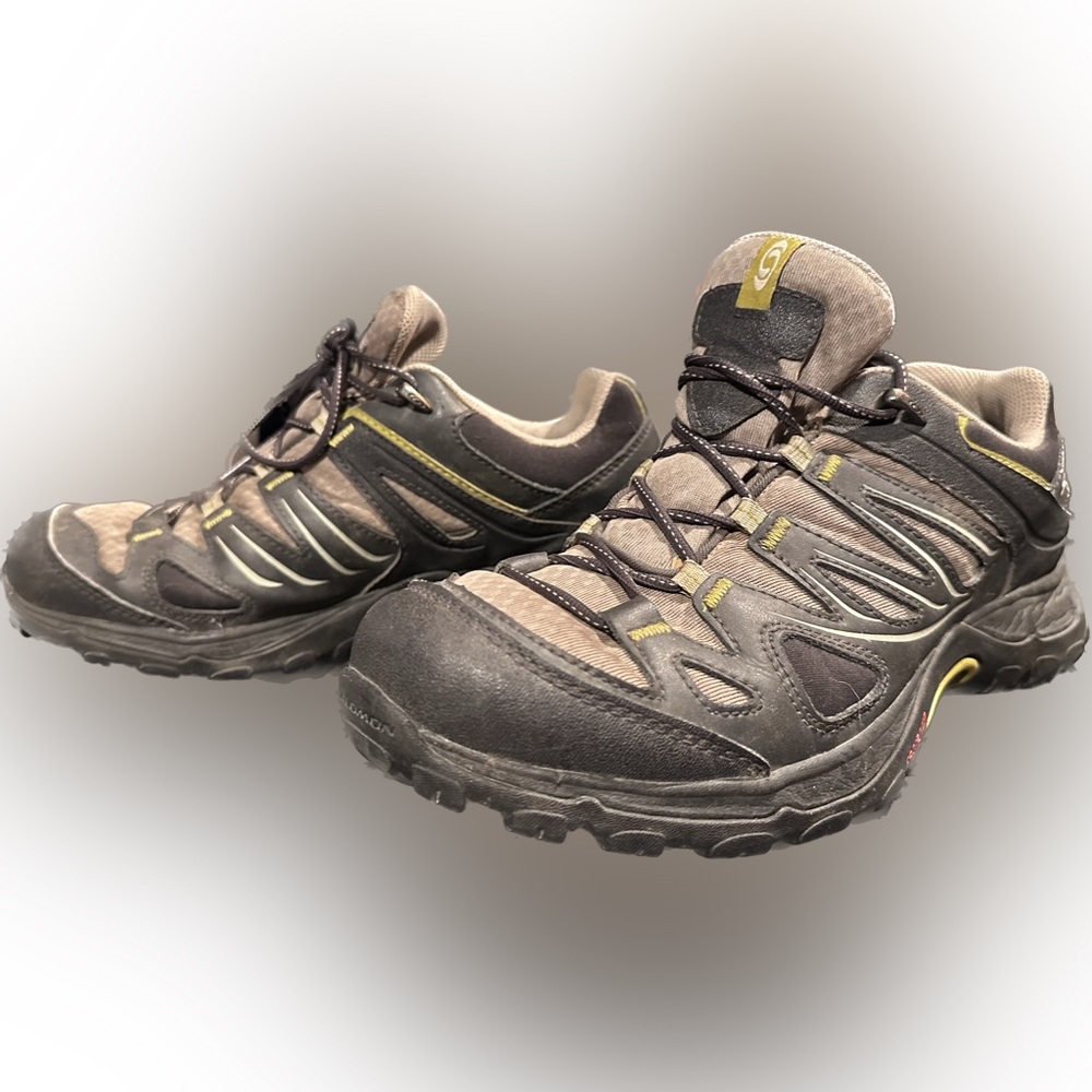 Salomon women’s hiking shoes, size 8